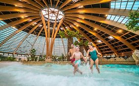 Les Ormes Domaine et Resort Epiniac Exterior photo