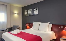Hotel Mercure Rennes Centre Gare Exterior photo